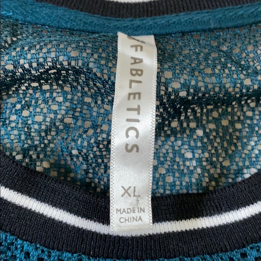 Fabletics pullover - Picture 3 of 4